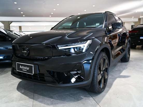 VOLVO-EX40-2026