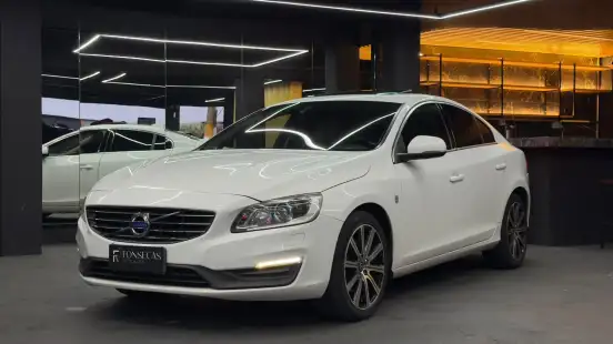 VOLVO-S60-2015