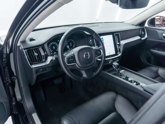 VOLVO-V60-2.0 T5 GASOLINA MOMENTUM GEARTRONIC VOLVO-V60-2018