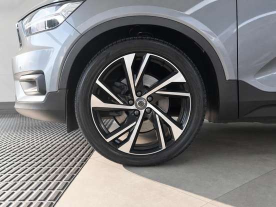 VOLVO-XC40-2.0 T5 GASOLINA R-DESIGN AWD GEARTRONIC VOLVO-XC40-2018
