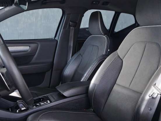 VOLVO-XC40-2.0 T5 GASOLINA R-DESIGN AWD GEARTRONIC VOLVO-XC40-2018
