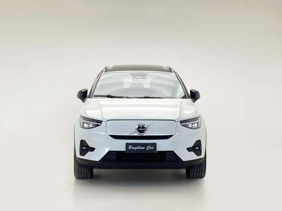 VOLVO-XC40-2022