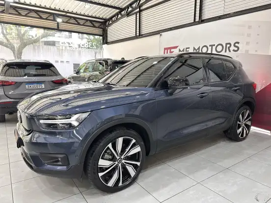 VOLVO-XC40-2021