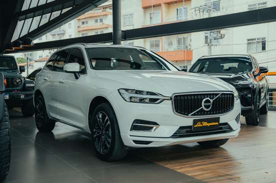 VOLVO-XC60-2020