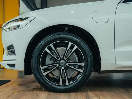 VOLVO-XC60-2.0 T8 HYBRID MOMENTUM AWD GEARTRONIC VOLVO-XC60-2020