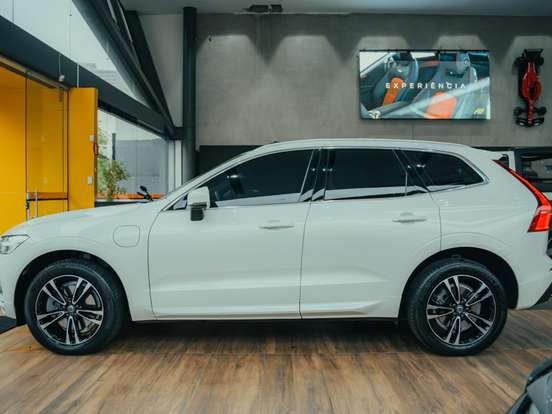 VOLVO-XC60-2.0 T8 HYBRID MOMENTUM AWD GEARTRONIC VOLVO-XC60-2020