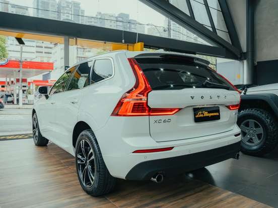VOLVO-XC60-2.0 T8 HYBRID MOMENTUM AWD GEARTRONIC VOLVO-XC60-2020