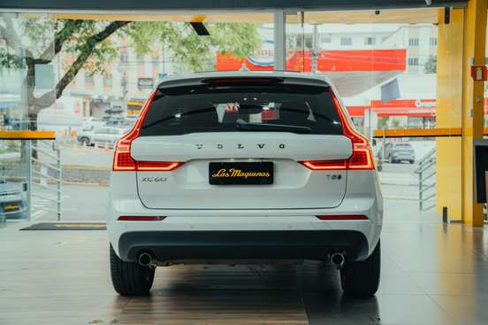 VOLVO-XC60-2020