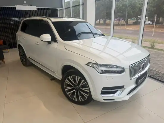 VOLVO-XC90-2021