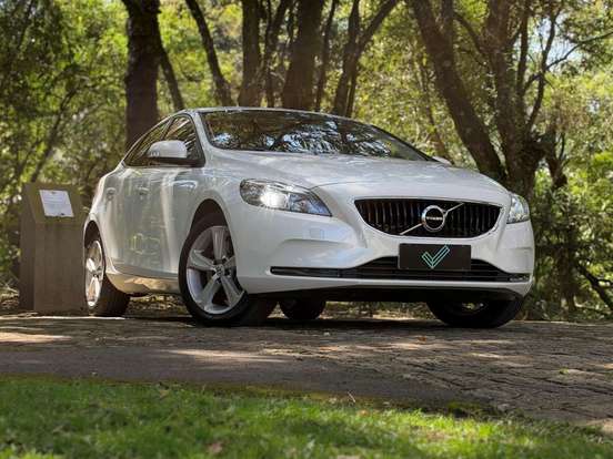VOLVO-V40-2.0 T4 KINETIC GASOLINA 4P AUTOMÁTICO VOLVO-V40-2017
