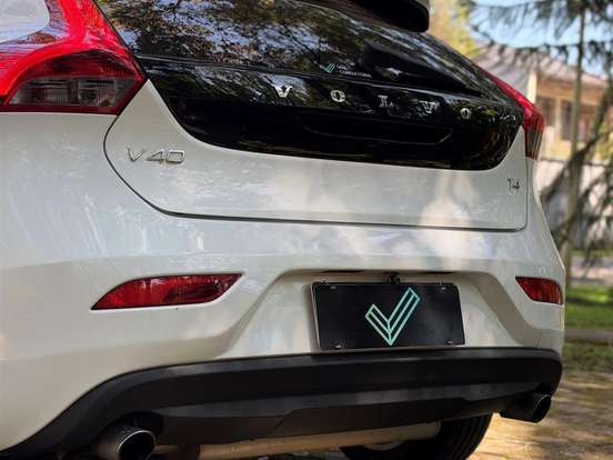 VOLVO-V40-2.0 T4 KINETIC GASOLINA 4P AUTOMÁTICO VOLVO-V40-2017