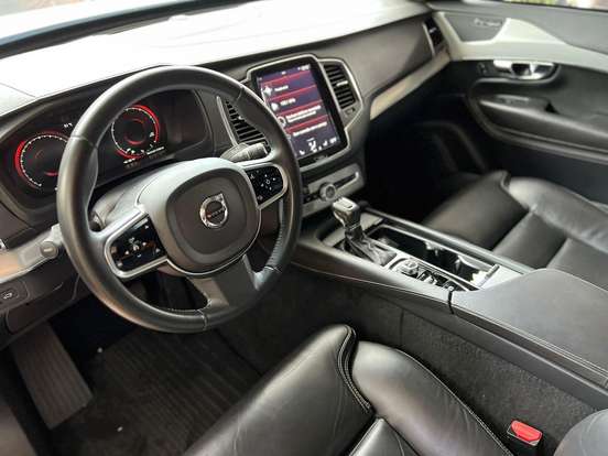VOLVO-XC90-2015