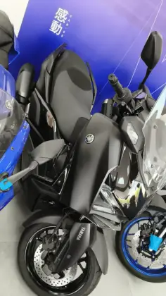 YAMAHA XMAX 300 CONNECTED ABS 