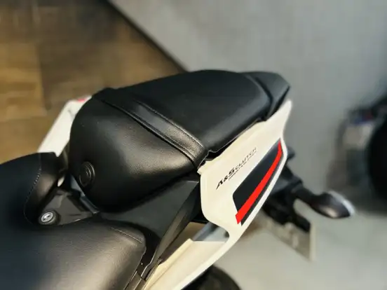 YAMAHA-YZF R15 70th ANNIVERSARY YAMAHA-YZF R15 70th ANNIVERSARY-2026