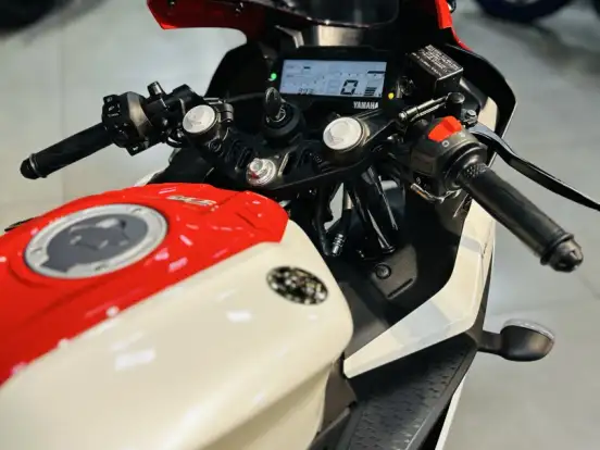 YAMAHA-YZF R15 70th ANNIVERSARY YAMAHA-YZF R15 70th ANNIVERSARY-2026