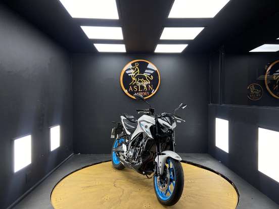YAMAHA-MT-03 CONNECTED ABS YAMAHA-MT-03 CONNECTED ABS-2025