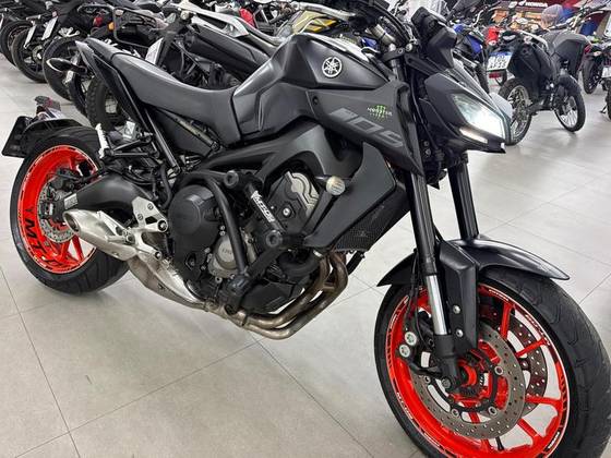 YAMAHA MT-09 