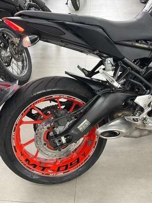 YAMAHA-MT-09-2020