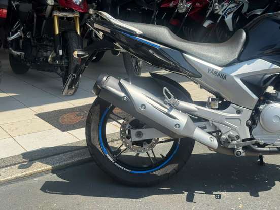 YAMAHA-YS 250 FAZER-2013