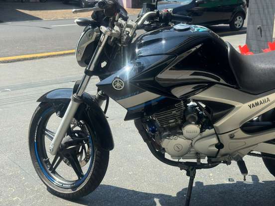 YAMAHA-YS 250 FAZER YAMAHA-YS 250 FAZER-2013