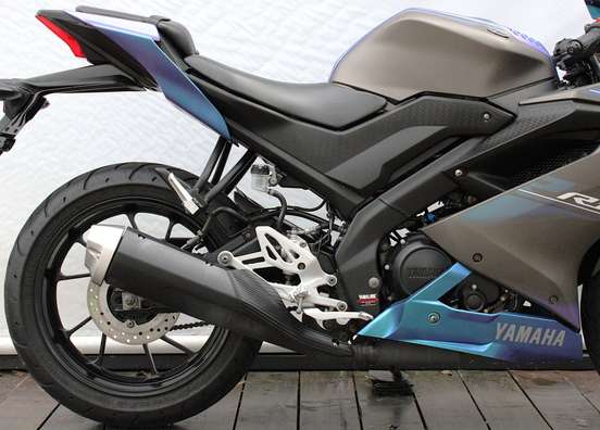 YAMAHA-YZF R15-2025