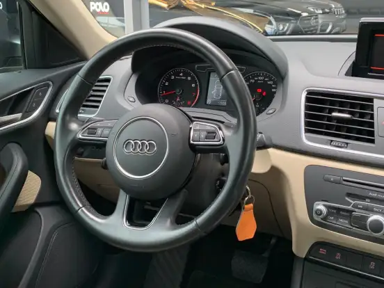 AUDI-Q3-2018