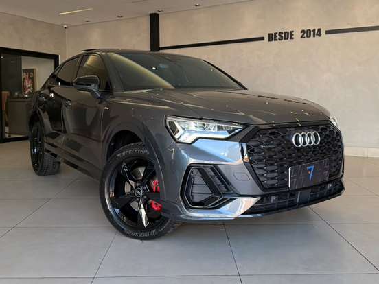 AUDI-Q3-2022