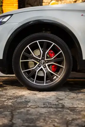 AUDI-Q5-2023