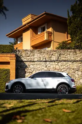AUDI-Q5-2023