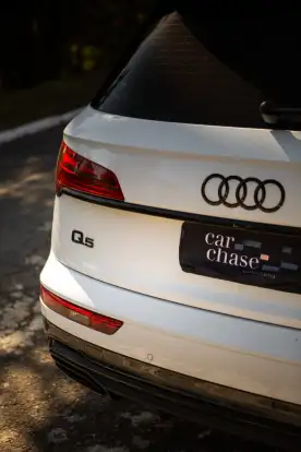 AUDI-Q5-2023