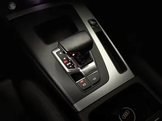 AUDI-Q5-2022