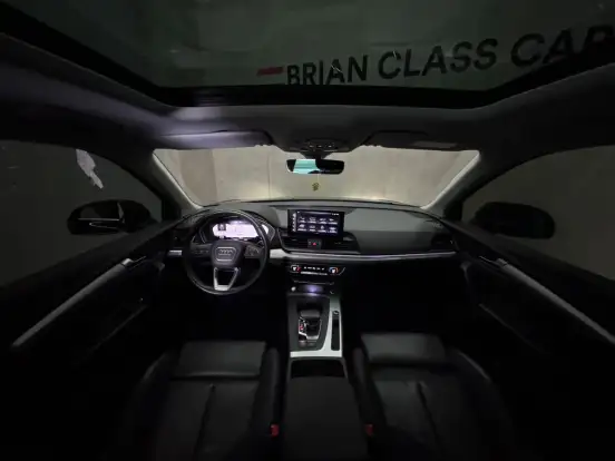 AUDI-Q5-2022