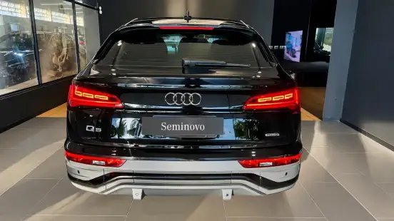 AUDI-Q5-2022