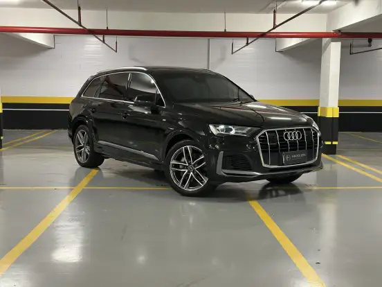 AUDI-Q7-2021
