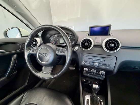 AUDI-A1-1.4 TFSI ATTRACTION 16V 122CV GASOLINA 2P AUTOMÁTICO AUDI-A1-2011