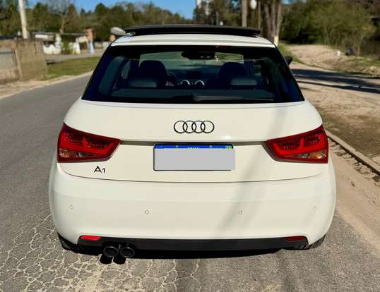 AUDI-A1-2011