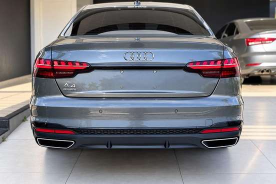 AUDI-A4-2023