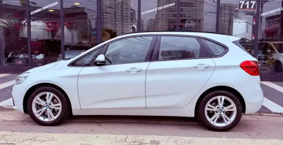 BMW-220i-2016