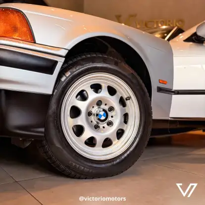 BMW-318iS-1997