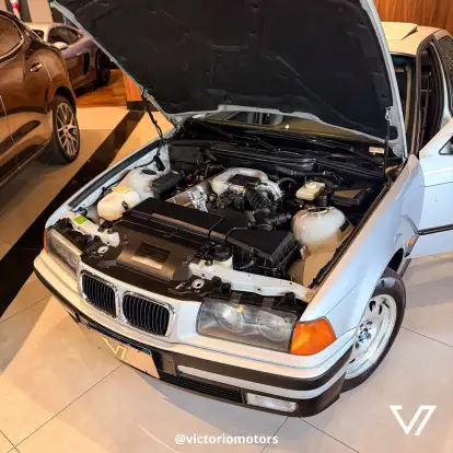 BMW-318iS-1997