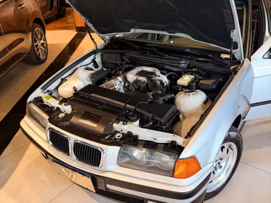 BMW-318iS-1.8 TOP SEDAN 16V GASOLINA 4P AUTOMÁTICO BMW-318iS-1997