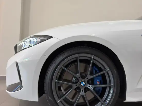 BMW-320i-2.0 16V TURBO FLEX M SPORT 10th ANNIVERSARY EDITION AUTOMÁTICO BMW-320i-2024