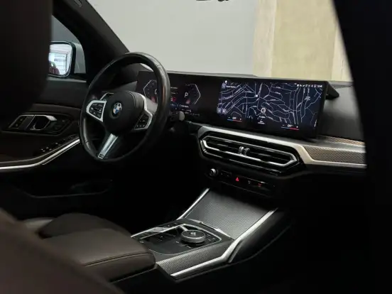 BMW-320i-2023