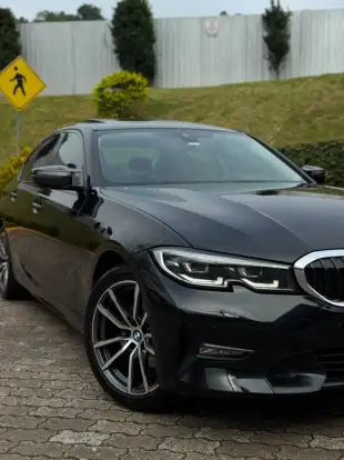 BMW-320i-2021