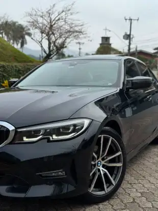 BMW-320i-2021