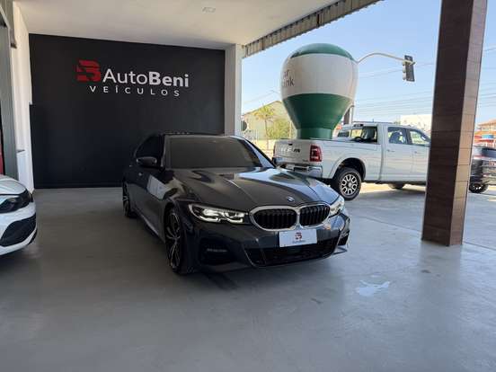 BMW-320i-2021