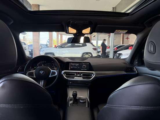 BMW-320i-2021