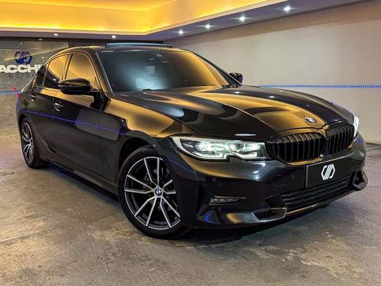 BMW-320i-2022