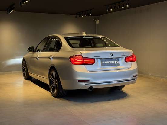 BMW-320i-2018
