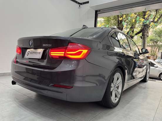 BMW-320i-2017